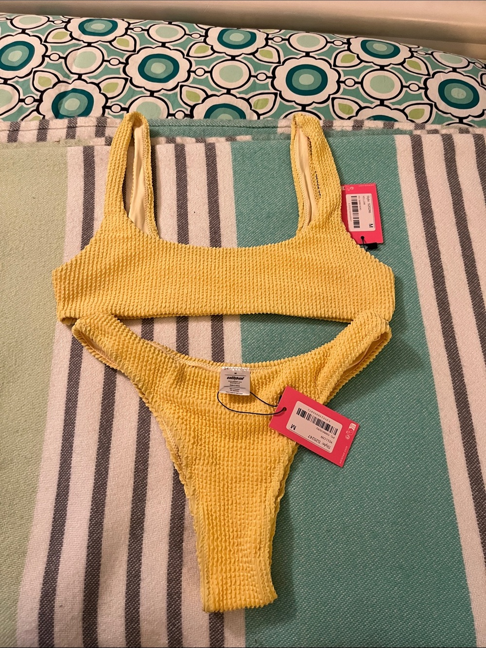 Edikted Yellow Ribbed Bikini Bottom - Picture 3 of 6